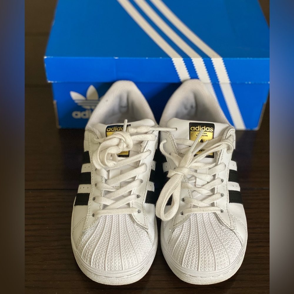 Adidas Superstar Sneakers